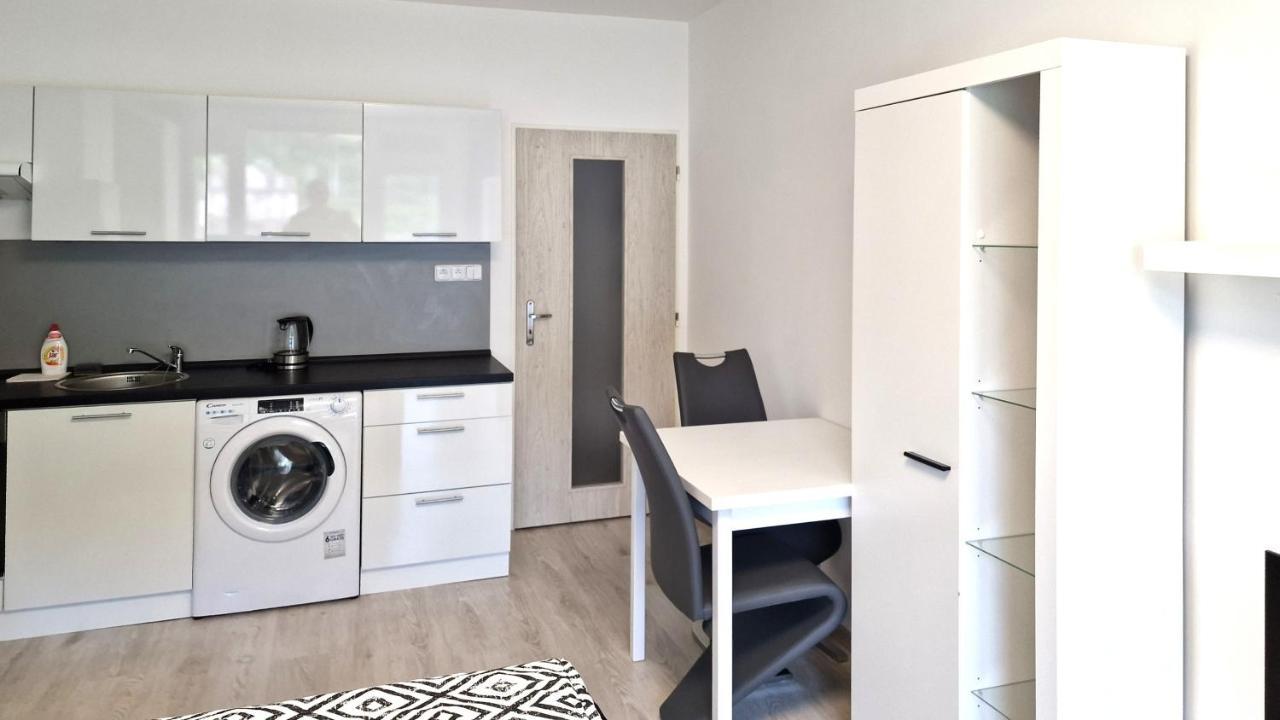 Utulny Apartman V Centru, S Krasnym Vyhledem ديشين المظهر الخارجي الصورة